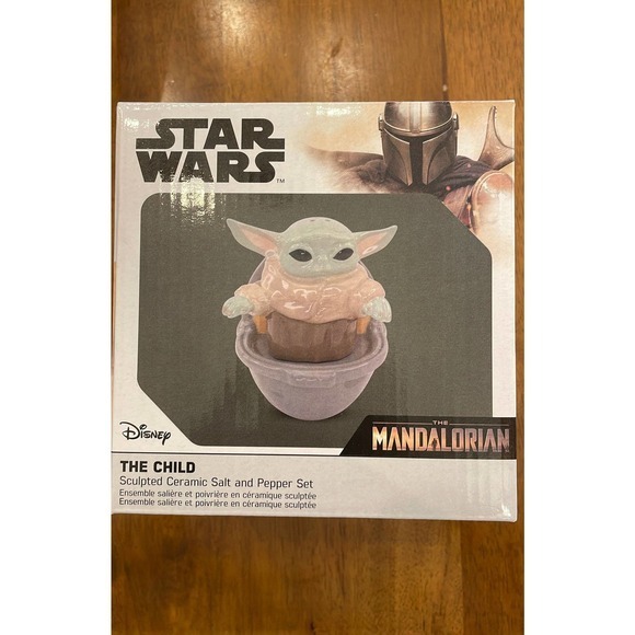 Star Wars Other - Disney The Mandalorian The Child salt and pepper shaker set